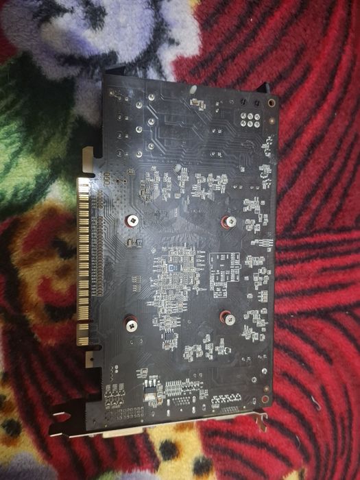 Видеокарта GT 550 ti 1 gb