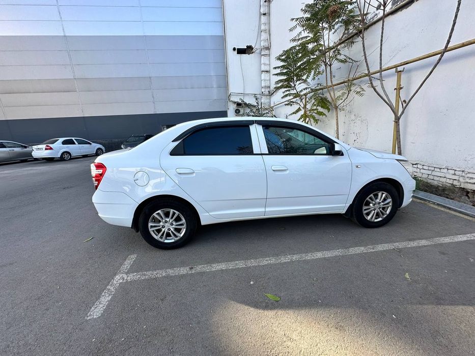 Cobalt sotiladi 2021 dekabr oq rangli