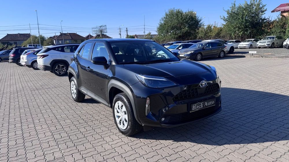 Toyota Yaris Cross TOYOTA YARIS CROSS . Hybrid . 2023-12 . Digital  . Led . Camera