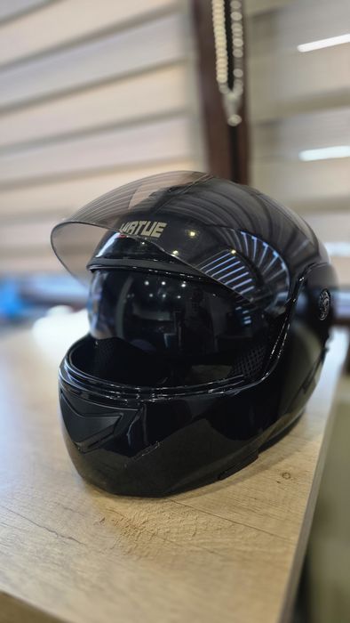 Модулна каска за скутер/тротинетка