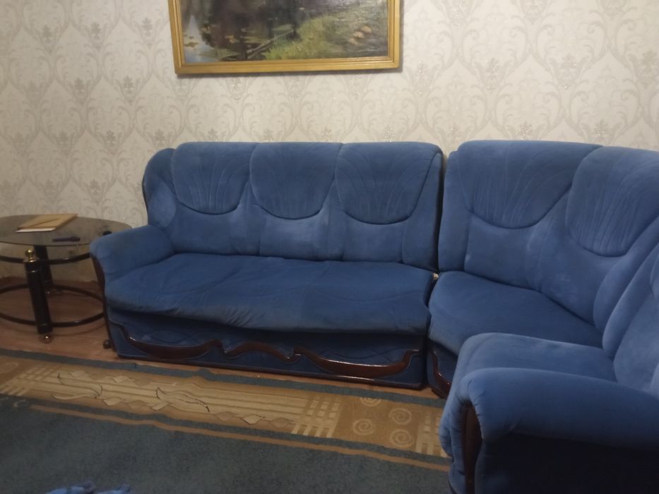 Продам диван угловой и кресло