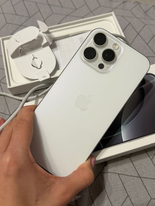 iPhone 16 pro max 256 с гарантией