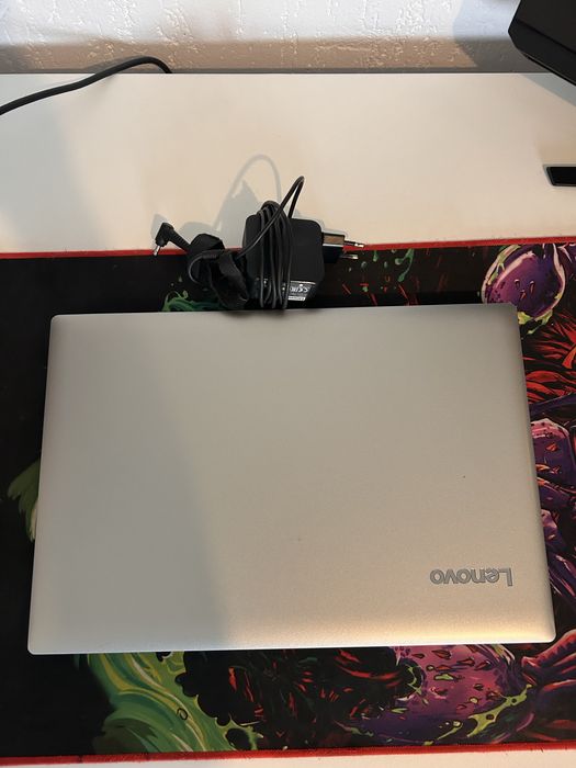 Vand Laptop Lenovo 17.3 - Intel I5 8850U, 12GB Ram, 120GB SSD