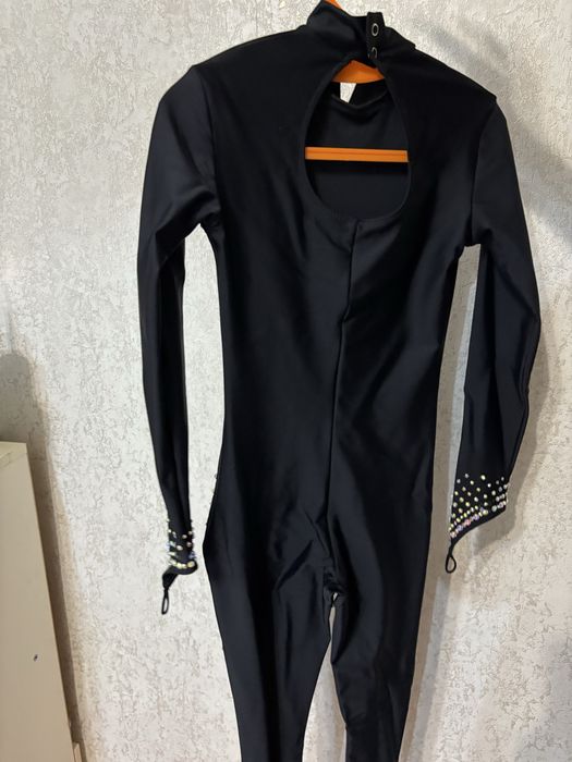 костюм для гимнастики