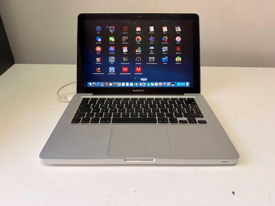 MacBook Pro 13 Unibody Mid 2009 – 8 GB RAM – Impecabil / Tinut in Carcasa + Geanta