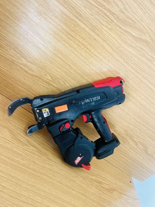 Max RB 611 T masina de legat fier beton