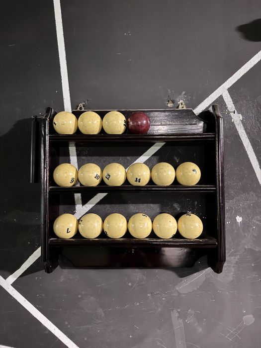 Billiard stol sotiladi. Lustrasi toshlari bor narxi:1650$