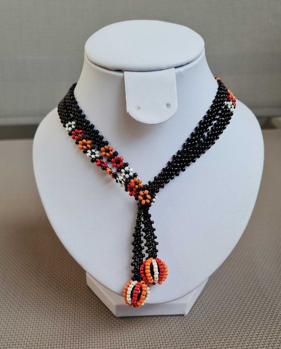 Cravate, brâuri,coliere