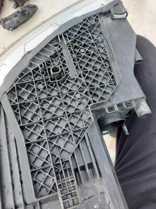 Десен фар SCODA OCTAVIA II 2018г.