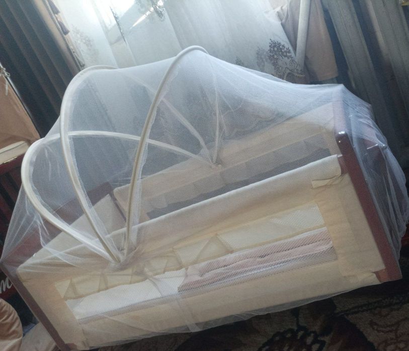 Bolalar kravati sotiladi. Mart oyi sotib olingan, Narxi arzon