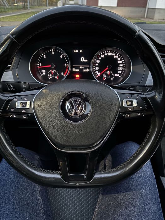 VW Passat B8 1.6 TDI 120 CP • Break • 6 Trepte • Navi • Pilot Automat