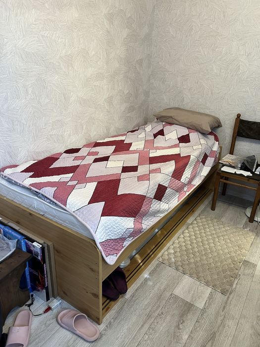 Продам матрас с кроватью