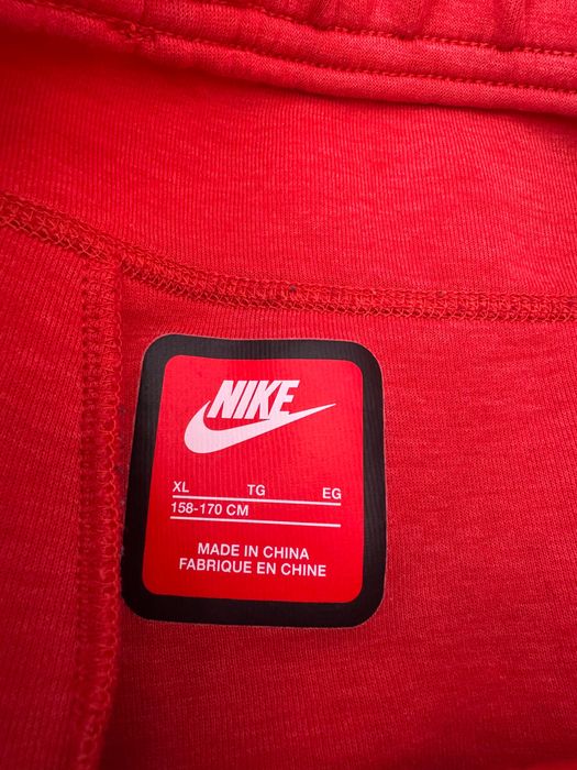 Nike tech fleece червен комплект(чисто нов)