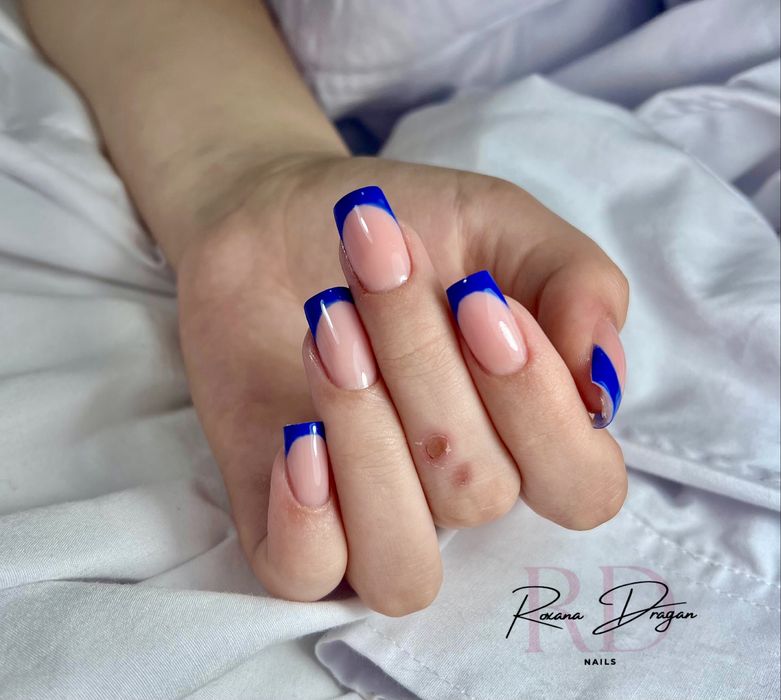 Unghii cu gel , semipermanet si pedichiura estetica