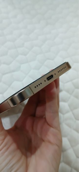 Продам iPhone 16 Pro Max 512Gb золотистый!