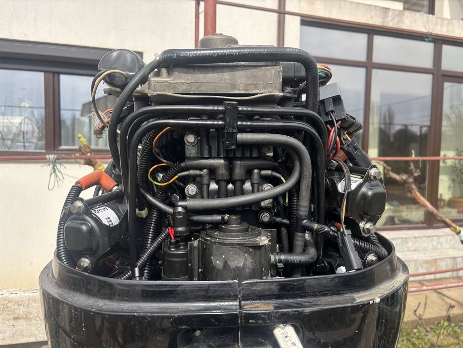 Motor barca Evinrude injectie combustibil si ulei fitch ram 2 timpi 90 cai putere