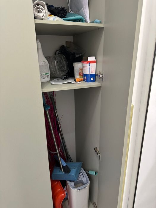 Продается трехдверный шкаф