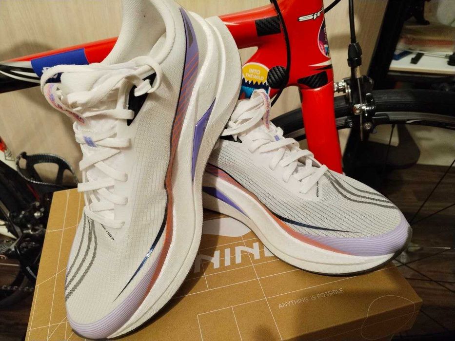 Продам беговые кроссовки Li Ning Red Hare 9 PRO