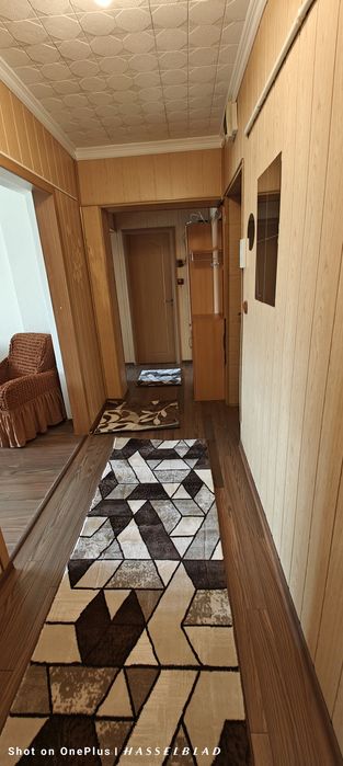 Închiriez apartament cu 4 camere ,Nicolina .