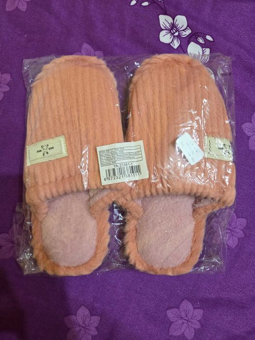 Розови меки чехли