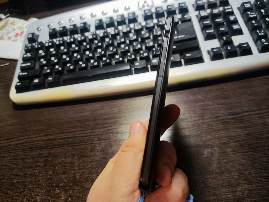 Продам смартфон HTC One Dual SIM