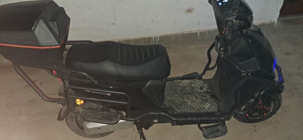 Elektron skuter Azboa