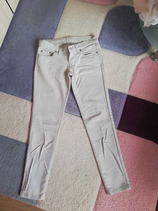 Дамски дънки с ниска талия