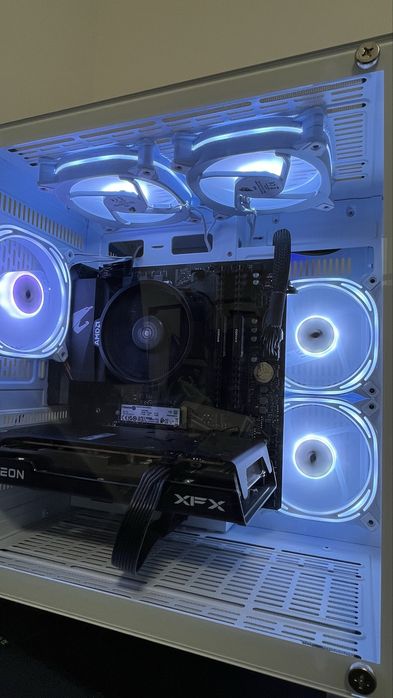 Pc Gaming RX 6650 XT 32gb RAM 3200 MHz foarte bine intretinut!