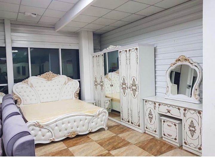 Продам Спальный гарнитур королевский