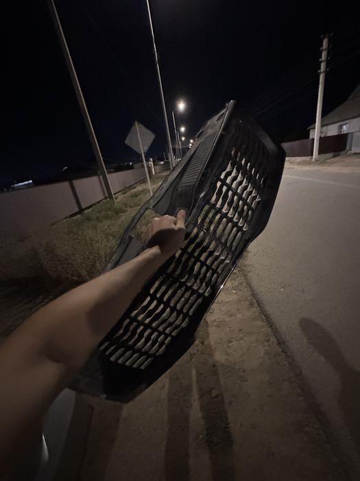 Передный решетка радиатора Киа рио