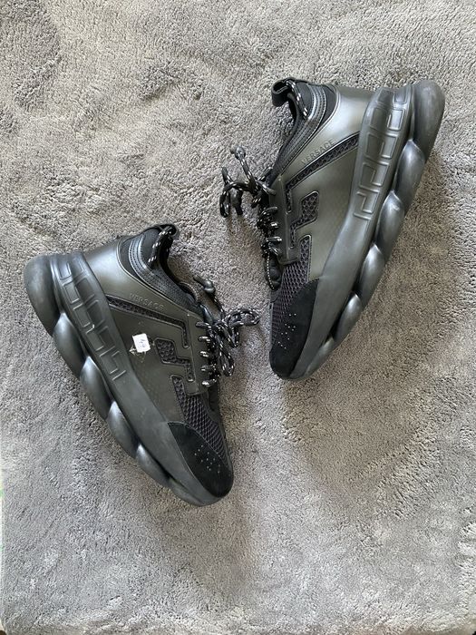 Versace chain reaction