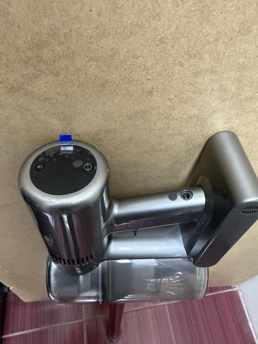 Вертикална прахосмукачка Dreame V11