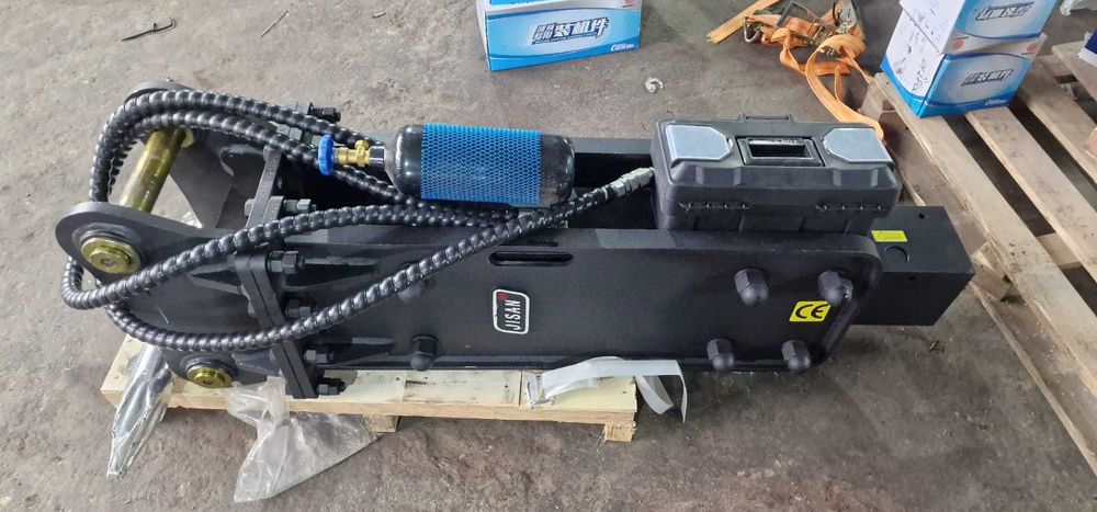 Гидромолот на экскаватор-погрузчик JCB (жсб)