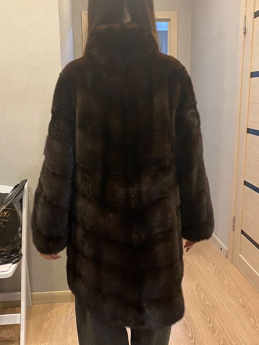 Продам норковую шубу