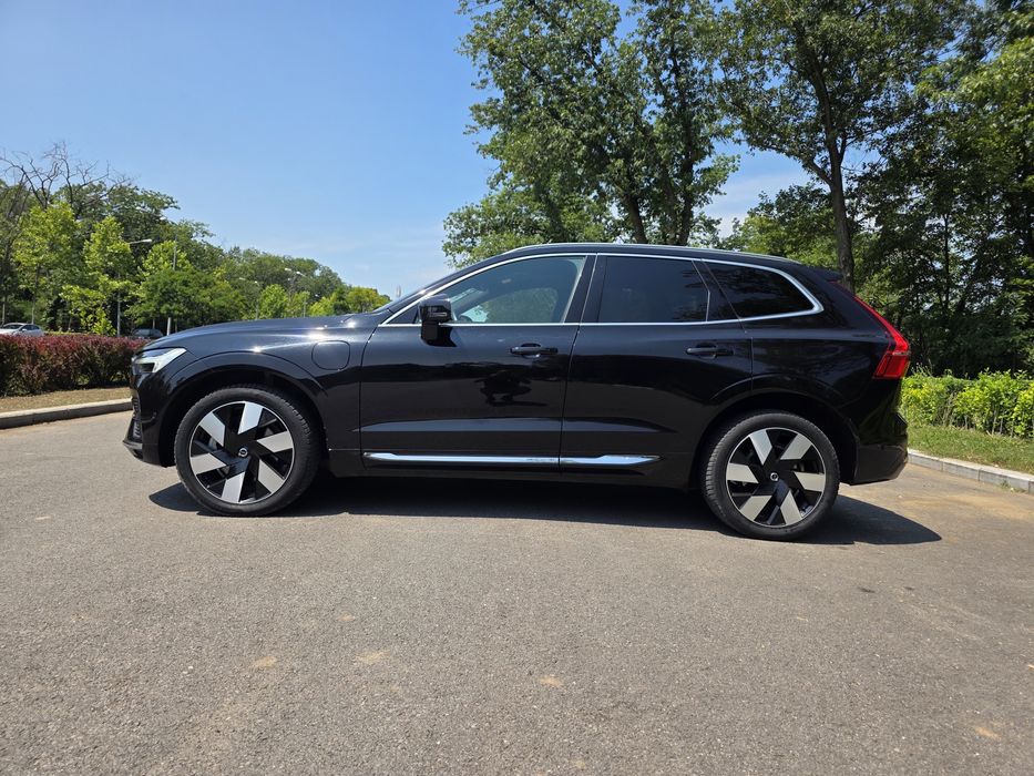 Volvo XC60 T8 Recharge AWD 455 CP |  Pano | Ventilatie | Cristal | Istoric complet VOLVO