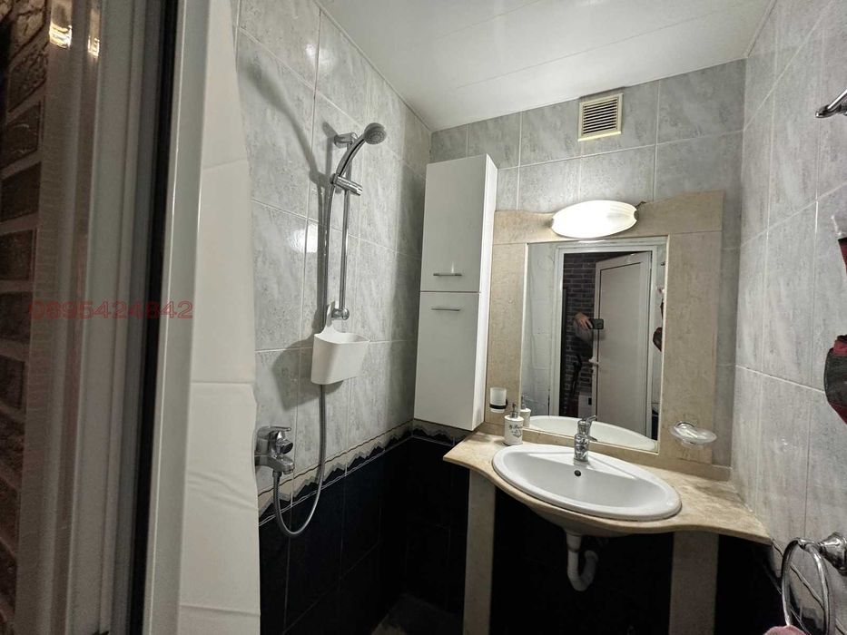 Дава се под наем Двустаен апартамент в Варна, Цветен квартал - 60 кв.м за 561 € - Снимка #10