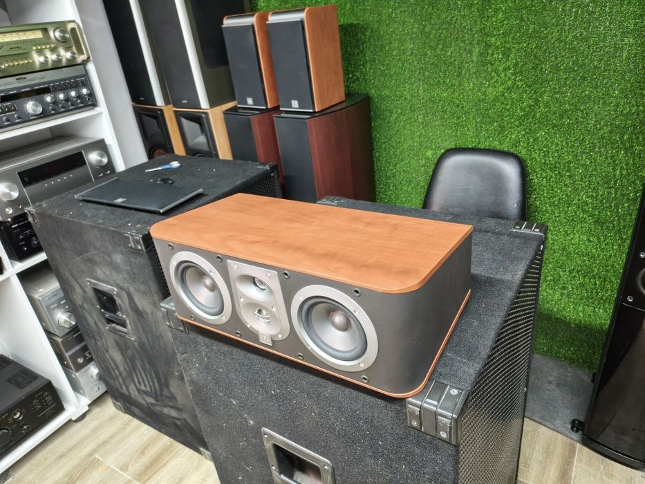 Център JBL ES-26C