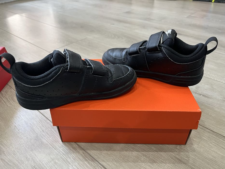 Детски спортни обувки Nike