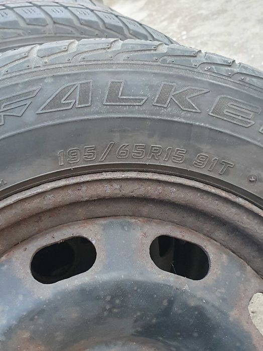 Vand cauciucuri cu tot cu jante M+S 195/65 r15
