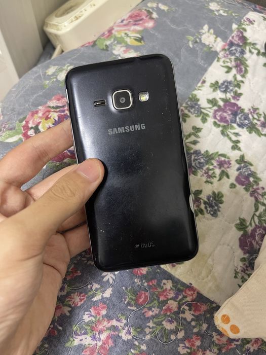 Продаю Samsung J1 2016 без экрана