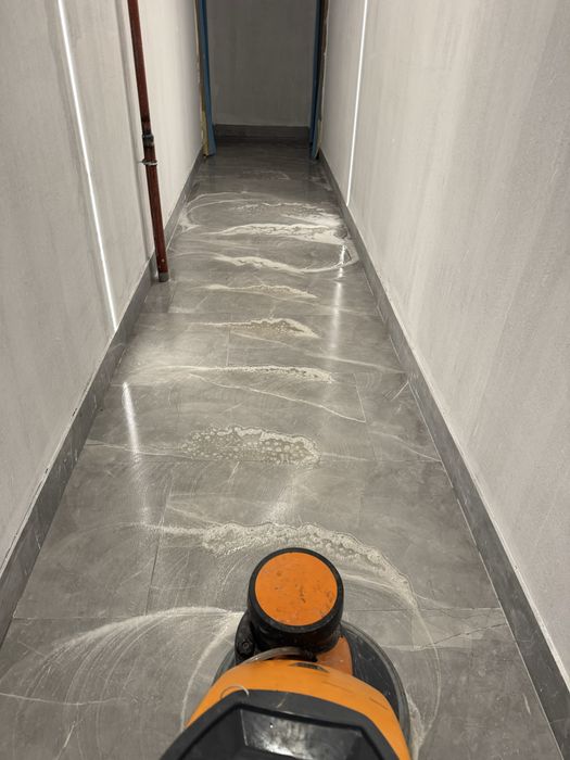 Curățenie Profesională în Scările de Bloc!