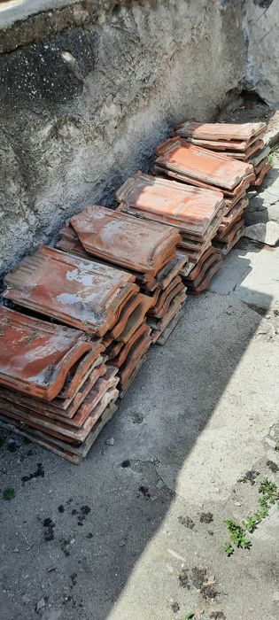 Продавам керемиди