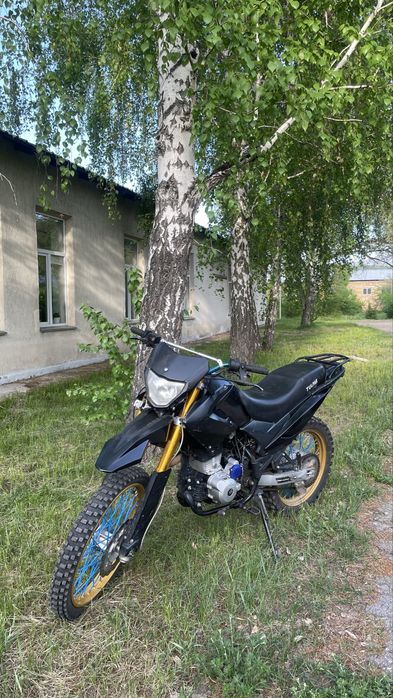 Продам или обмен на смартфон эндуро 250 кубов 172fmm торг есть