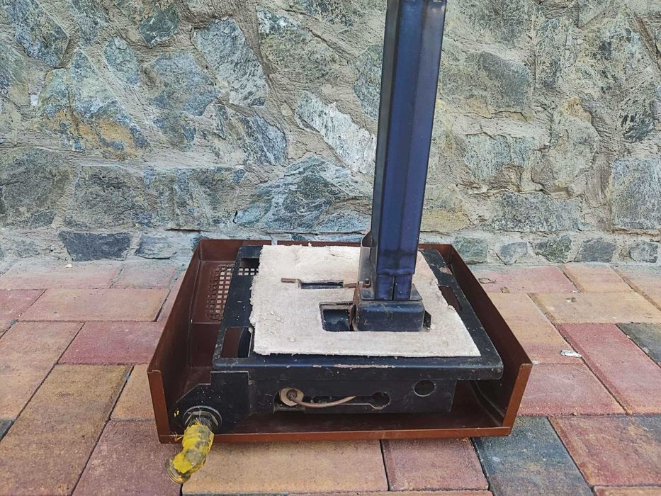 Arzător/focar pe gaz pentru sobă de teracotă