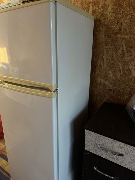 Продам холодильник