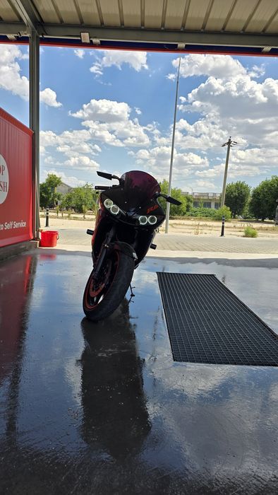 Vand sau schimb Yamaha r6 2004