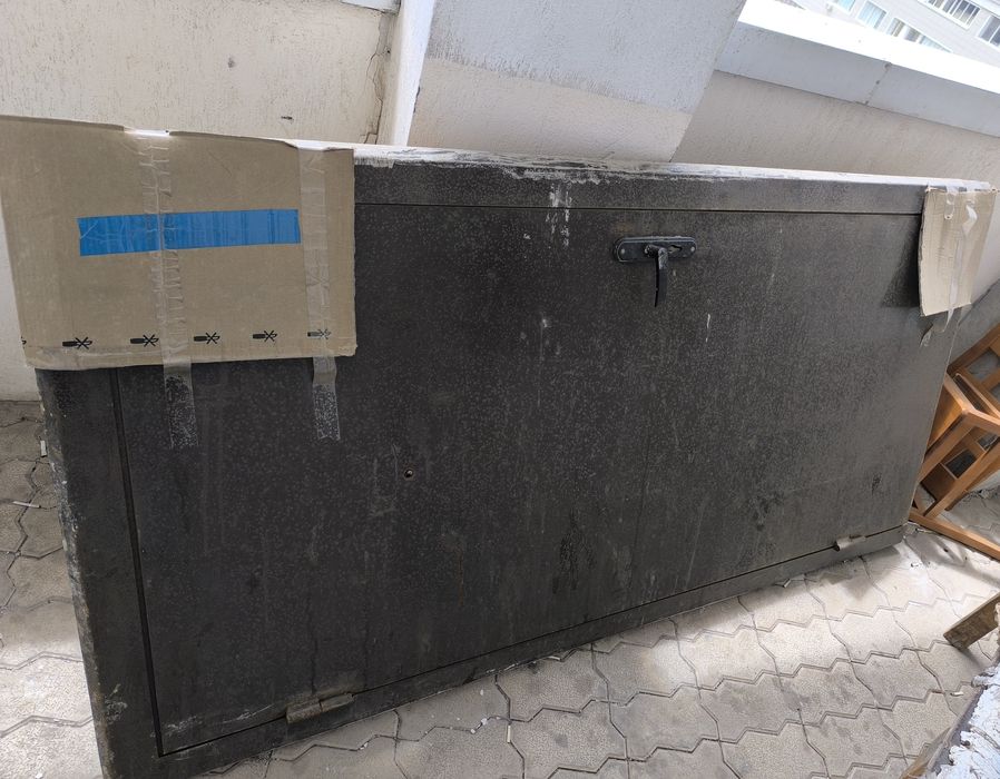 Продам дверь металлическую утепленную левое открывание