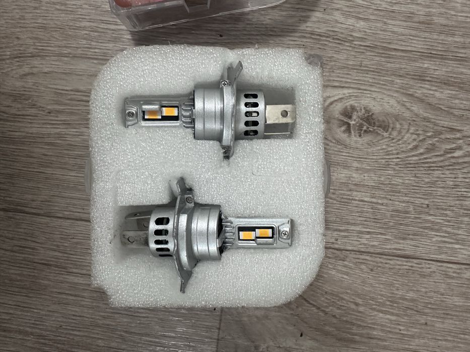 LED фары на авто H4