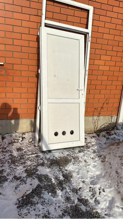 Пластиковые двери