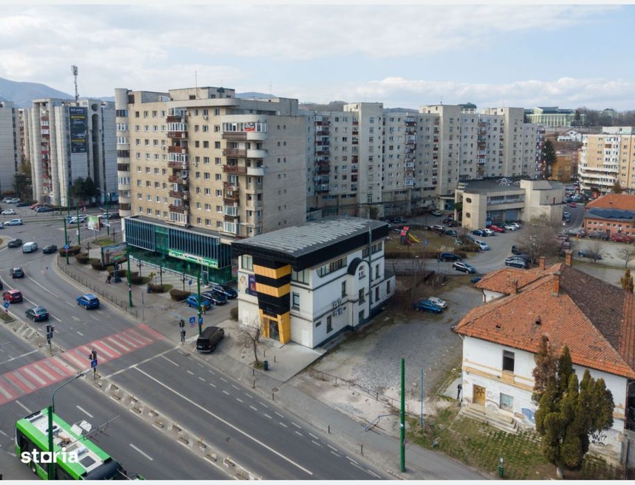 Cladire emblematica/spatiu comercial de inchiriat magazin Onix Centru Civic Brasov